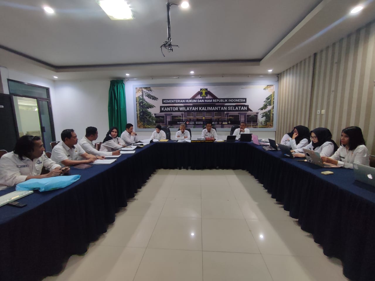 PEMKAB BALANGAN HARMONISASIKAN RAPERDA BERSAMA KANWIL KEMENKUM KALSEL, WUJUDKAN KABUPATEN LAYAK ANAK DAN DUKUNG ASTA CITA NASIONAL KETAHANAN PANGAN